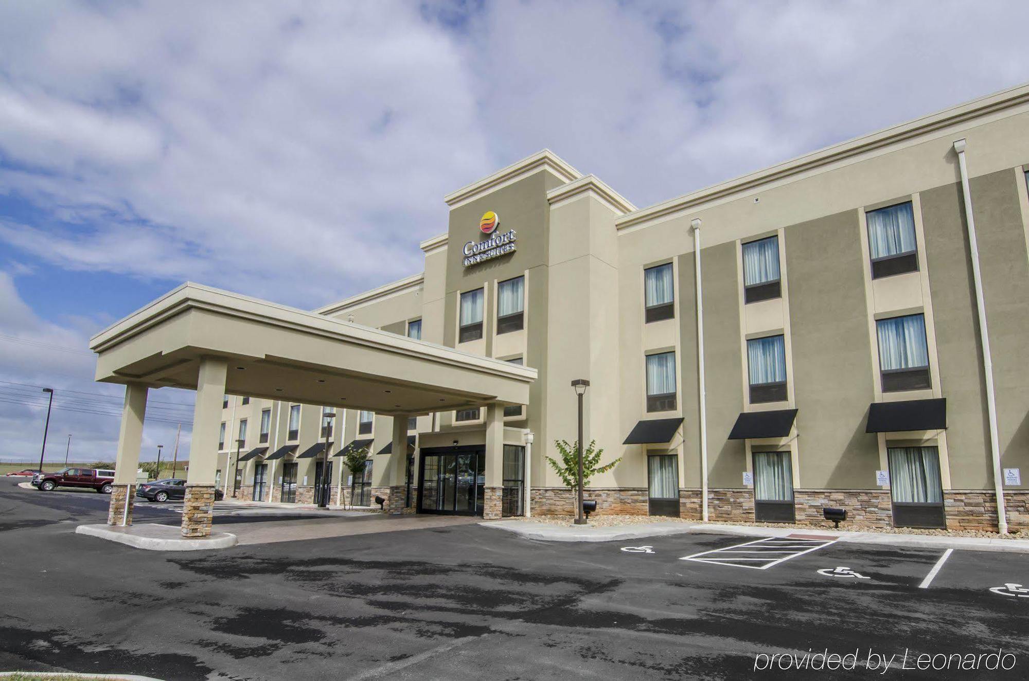 Comfort Inn & Suites Lynchburg Airport - University Area Exterior photo